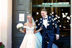 Krepšininkas Marius Grigonis su žmona Salomėja susilaukė trečiojo vaikelio