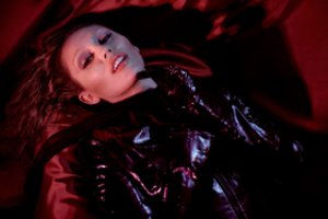 Miley Cyrus sugrįžta: pristatė naują singlą ir paskelbė išleisianti albumą