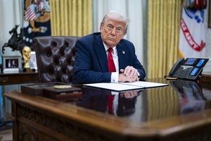 Prekybos karo diena įeis į vadovėlius, tačiau jau dabar skaičiuoja, kada tai gali baigtis: „Jie norės leisti ekonomikai atsigauti“