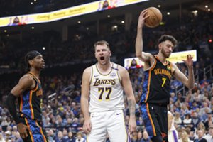 Rekordinis „Lakers“ ir L. Dončičiaus šou paguldė geriausią NBA komandą