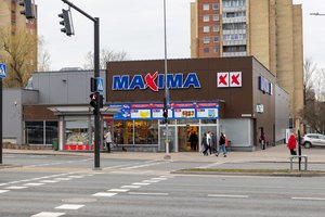 Skelbia, kiek pelno uždirbo „Maxima LT“