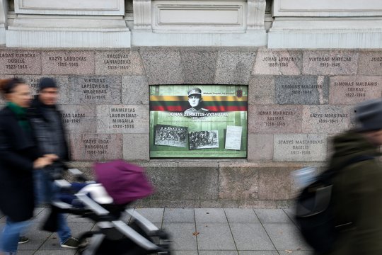 Chaosas dėl KGB agentų: R. Žemaitaitį aplenkusiam A. Anušauskui „aušriečio“ projektas kelia juoką