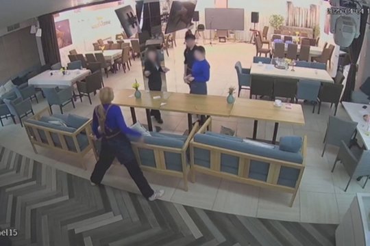 Užfiksavo momentą, kai rusų raketa pataikė į restoraną Kryvyj Rihe