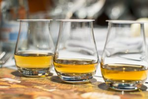 Prancūzų ir italų lobizmas pasiteisino – ES tikriausiai netaikys muitų burbono viskiui