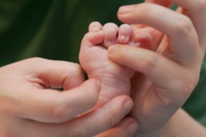 Londone kūdikio susilaukė moteris, kuriai buvo transplantuota gimda