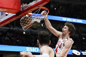 Įspūdingas epizodas pergalei neįkvėpė – M. Buzelis vėl suspindo dėjimu, bet „Bulls“ krito išvykoje