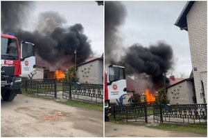 Panevėžyje į dangų pakilo juodų dūmų stulpas – ugniagesiams atvykus jau šėlo atvira liepsna
