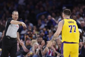 Skandalas NBA: L. Dončičius iš rungtynių išvytas dėl teisėjo asmeniškumų slovėnui?