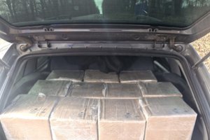 Prieniškį pasieniečiai pričiupo dėl 50 tūkst. eurų vertės baltarusiškų cigarečių