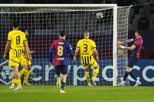 „Barcelona“ sutraiškė vokiečius ir jau gali rengtis Čempionų lygos pusfinaliui, o PSG turi dviejų įvarčių persvarą prieš anglus