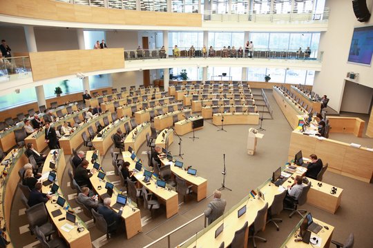 Seimas patikslino galimai Konstitucijai prieštaraujančių teisės aktų svarstymo tvarką