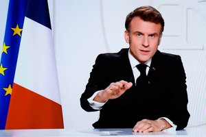 E. Macronas ragina Europą mobilizuotis – JAV muitų pauzė trapi