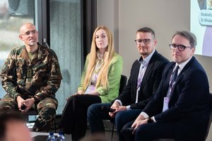 Švietimo programos ir realybė: kokios pilietiškumo pamokos suveiks?