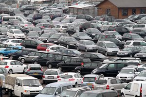 Pekinas pateikė Rusijai nemalonią staigmeną: rusų automobilių rinką verčia išdeginta dykuma