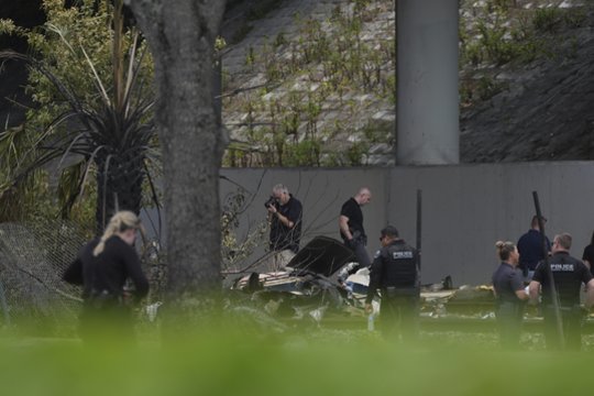 Floridoje šalia greitkelio sudužo lėktuvas, žuvo trys žmonės