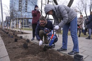 Sostinėje vyks pavasarinė tvarkymosi akcija „DAROM Vilnių žalią!“, krūmų sodinimo talka