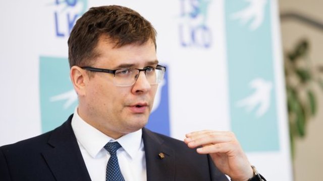 Ramybę dėl JAV karių išvedimo iš Rytų Europos L. Kasčiūnas vertina atsargiai: juodraščiai gali būti
