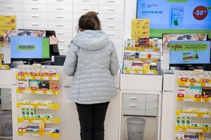 Nepermokėkite už sveikatą: patarimai, kurie padės vaistinėje išleisti mažiau