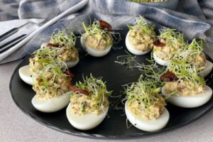 Silke ir pievagrybiais įdaryti kiaušiniai: pats geriausias derinys ant Velykų stalo