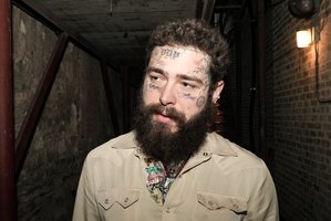 Superžvaigždė Post Malone užbaigė pirmąjį „Coachella 2025“ savaitgalį įspūdingu pasirodymu​