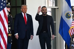 Susitikęs su D. Trumpu, Salvadoro prezidentas atmetė galimybę grąžinti per klaidą įkalintą migrantą