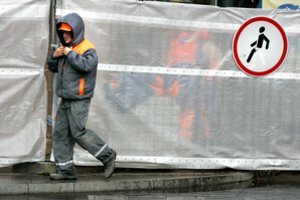 Statybose padėtis įkaito – prabilo apie žvėrišką konkurenciją, darbininkų „medžioklę“: nenori dirbti net už 2 tūkst. eurų algą