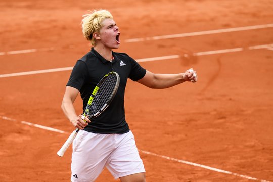 Neįtikėtina: lietuvių kilmės 17-metis susitvarkė su 29-ąja pasaulio rakete