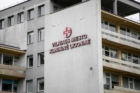Papirkti ligoninės darbuotoją bandžiusiam vyrui teks sumokėti 7,5 tūkst. eurų baudą