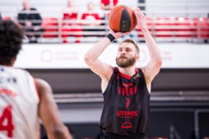 Vilniuje – teisėjo ir S. Enocho traumos bei „Ryto“ išvargta pergalė prieš „Juventus“