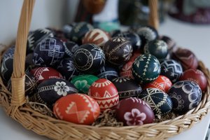 Velykų tradicijos ir papročiai: ar žinote, kodėl reikia mušti kiaušinius?