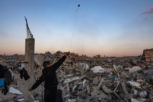 Gazos Ruožo gelbėtojai praneša, kad per Izraelio smūgius žuvo 37 žmonės