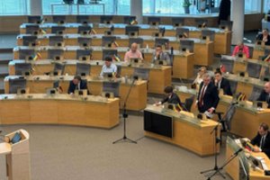 Valdančiųjų veiksmai supykdė konservatorius: išėjo iš Seimo salės, grasino visko taip nepalikti