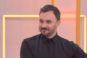 Kas vyksta užkulisiuose: kaip E. Kvoščiauskas tildė apsvaigusias žiūroves ir iš kur čiurlenimas scenoje?