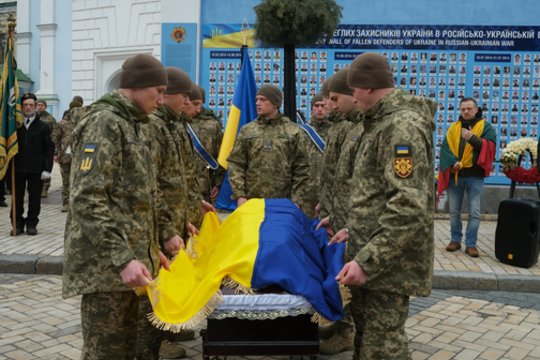 Į Lietuvą bus pargabenti Ukrainoje žuvusio T. Valentėlio palaikai: skelbia, kur bus pašarvotas ir laidojamas