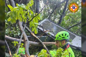 Tragedija Pietų Italijoje: nutrūkus lynui keltuvo kabina rėžėsi į žemę, žuvo keturi žmonės