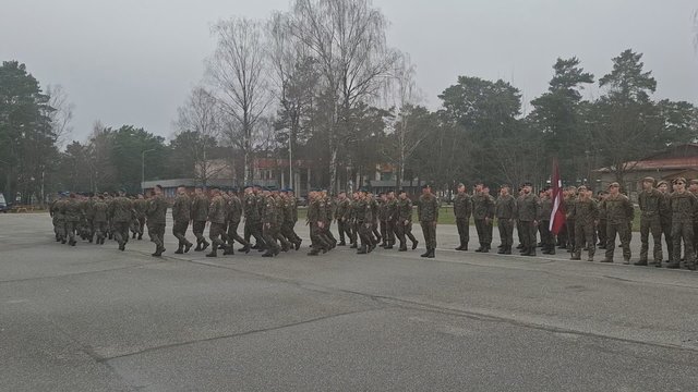 Lenkija didina pajėgas Baltijos šalyse: dislokuos daugiau karių Latvijoje