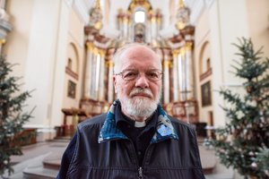 „Niekada nesmerkiu ir neteisiu“: ypatinga kunigo A. Saulaičio kelionė, gelbėjusi gyvybes