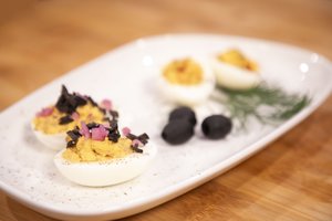 Kur sunaudoti po Velykų likusius kiaušinius: šią užtepėlę su krabų lazdelėmis tiesiog įsimylėsite