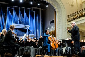 Filharmonijos publiką pavergė magiška violončelės ir orkestro muzikos dermė