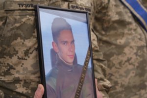 Ukrainoje žuvusio T. Valentėlio palaikai saugiai pasiekė Lietuvą