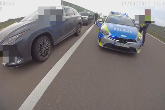 Lenkijoje užfiksuotas lietuvio sulaikymas: vairavo ką tik Čekijoje pavogtą automobilį