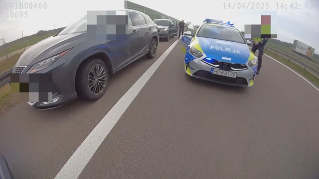 Lenkijoje užfiksuotas lietuvio sulaikymas: vairavo ką tik Čekijoje pavogtą automobilį