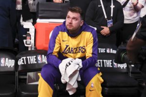 Signalas – „neuždengiamu“ save vadinęs L. Dončičius atkrintamąsias pradėjo gautu antausiu