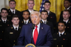 D. Trumpas ir vėl užsipuolė JAV centrinio banko vadovą: išvadino nevykėliu ir nurodė reikalavimą