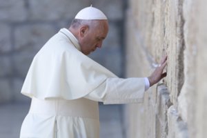 Vatikanas paskelbė, nuo ko mirė popiežius Pranciškus