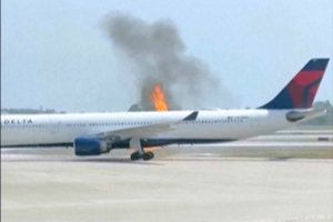 Incidentas JAV: oro uoste užsidegus lėktuvo varikliui evakuota šimtai keleivių