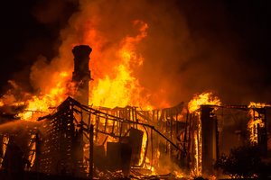 Ilgasis ugniagesių savaitgalis: gesino 116 gaisrų, atliko 103 gelbėjimo darbus