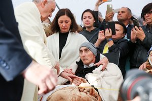 Visą Lietuvą sujaudinęs popiežiaus Pranciškaus gestas: jį stebėję nesulaikė ašarų