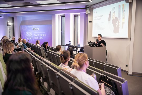 Ekspertė pasidalijo įžvalgomis apie pedagogus: tai klounas ar mokymo proceso organizatorius?