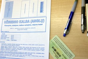 Dvyliktokai pradeda laikyti anglų kalbos egzamino kalbėjimo įgūdžių dalį